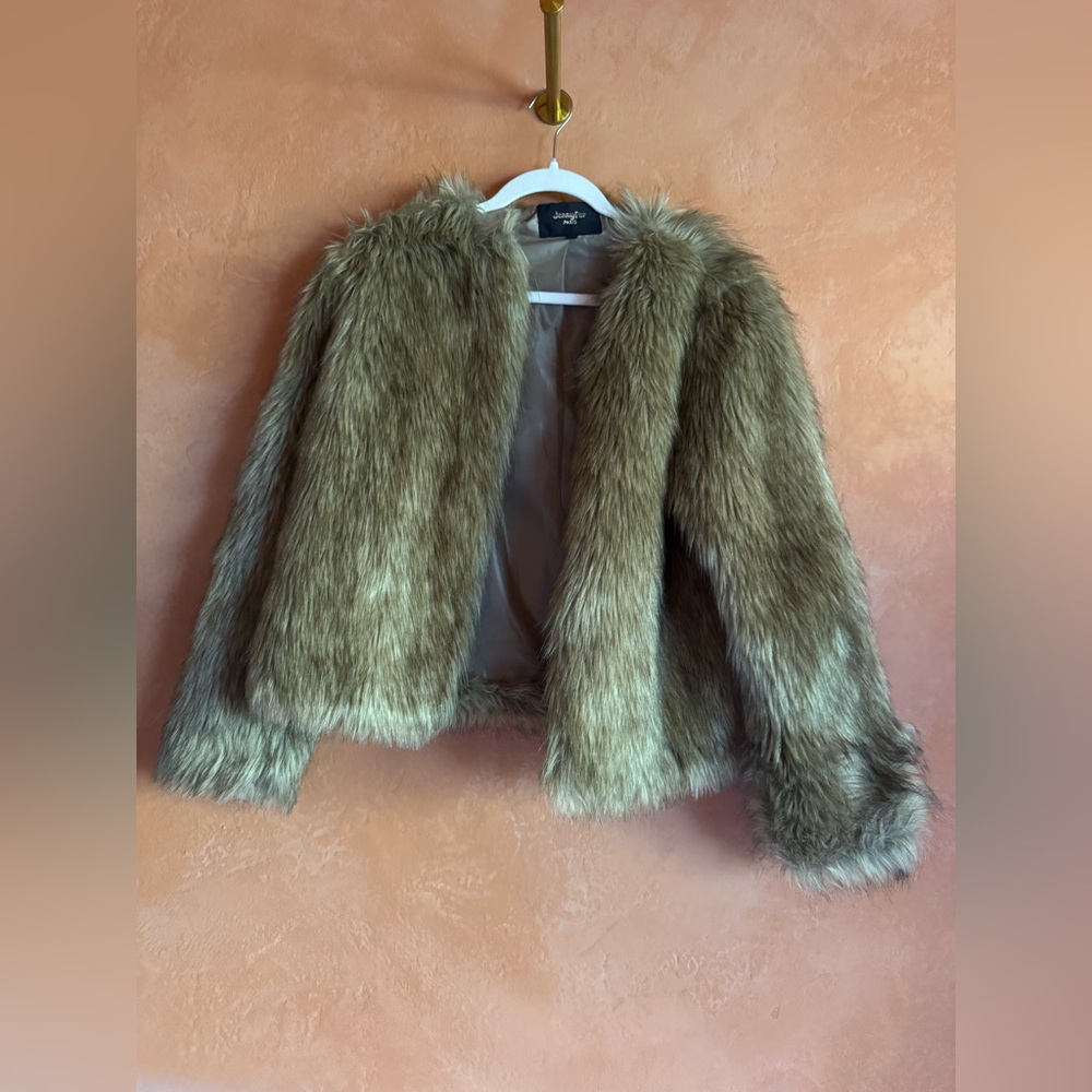 Jennyfer Paris Cropped Faux Fur Jacket Camel Tan Soft Glam Boho Luxe Size M